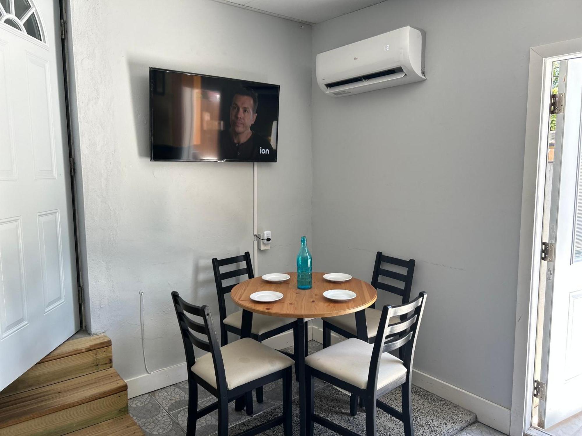 Main House 3 Bed 2 Bath & Guest House 1 Bed 1 Bath Miami Ngoại thất bức ảnh